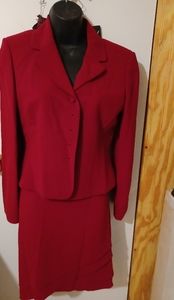 Tahari Arthur S Levine Red Size 6 Suit